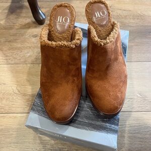 Jennifer Lopez Women's Tan Suede Shearling Clog Mules size 10
